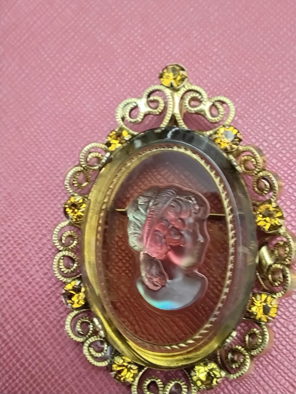 Vintage Watermelon Intaglio Glass Cameo Brooch Amber Rhinestone Gold FiligreeDe